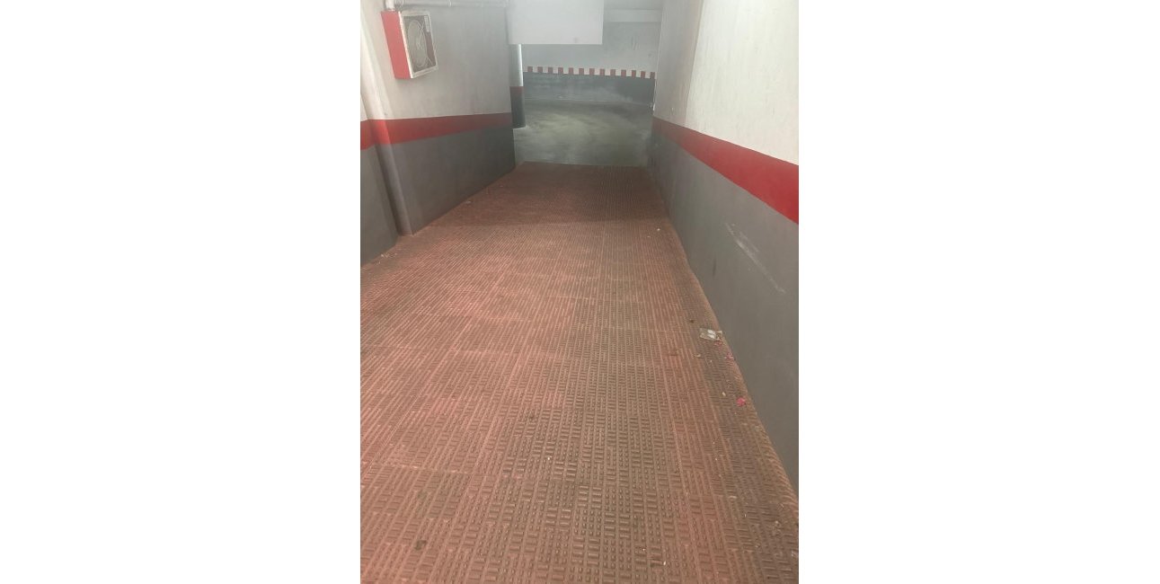 Rynek wtórny - Garaż -
Torrevieja - La Mata