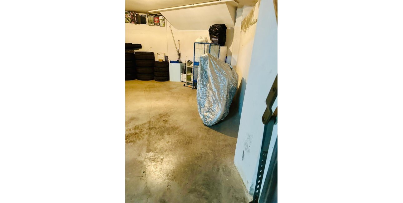 Rynek wtórny - Garaż -
Torrevieja - La Mata