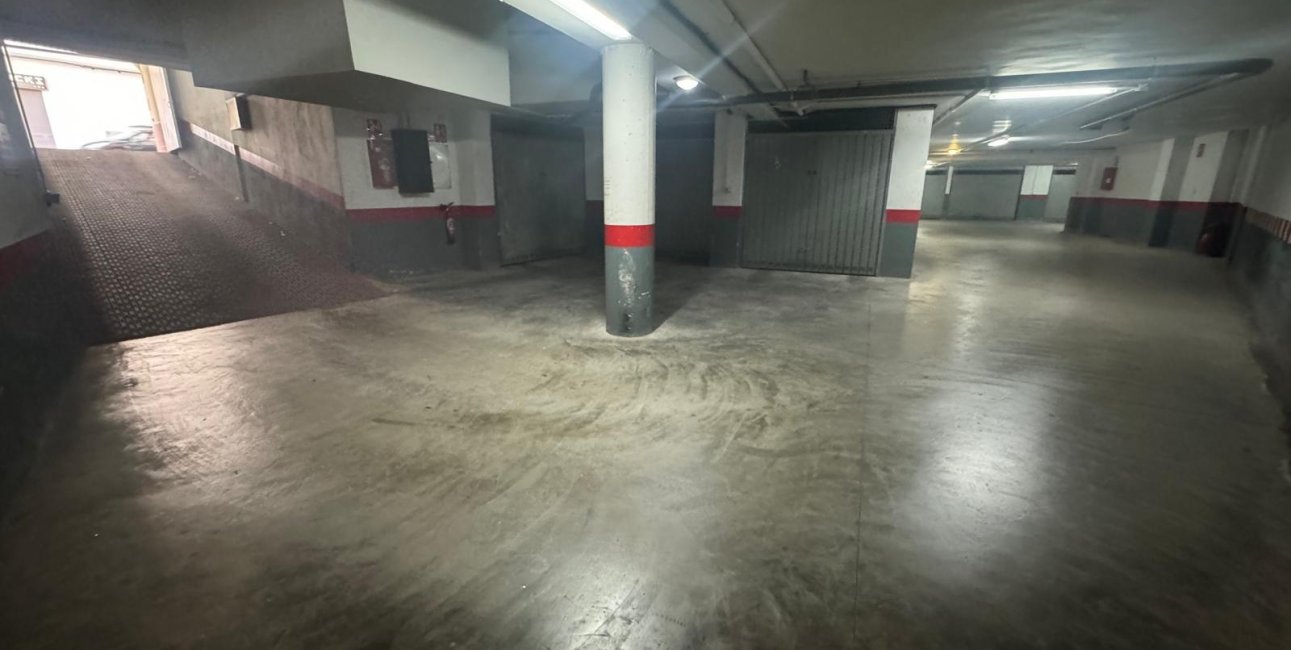 Rynek wtórny - Garaż -
Torrevieja - La Mata