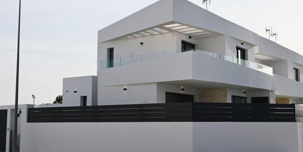 New Build - Villa -
Dolores - polideportivo