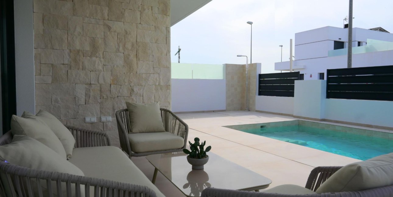 New Build - Villa -
Dolores - polideportivo