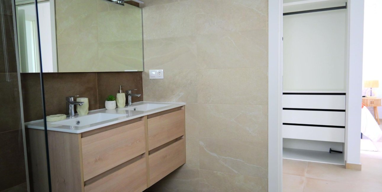 New Build - Villa -
Dolores - polideportivo