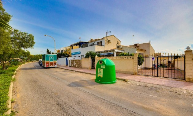 Resale - Townhouse -
Orihuela Costa - La Florida