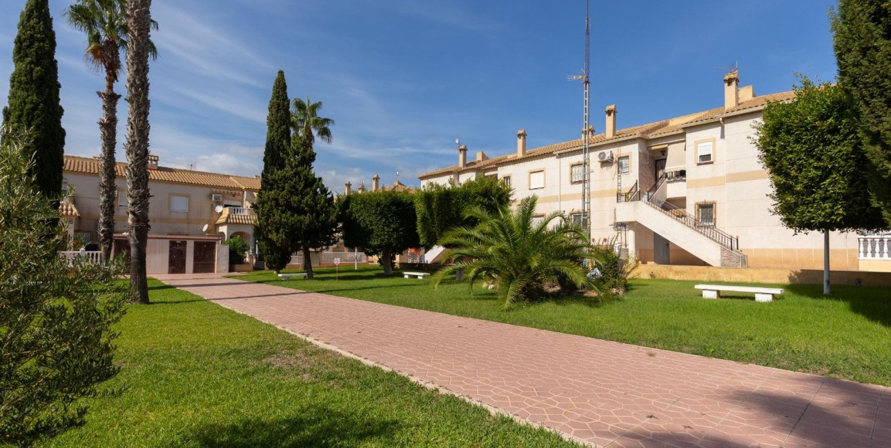 Long Term Rental - Bungalow -
Torrevieja - Frutales - Rosaleda