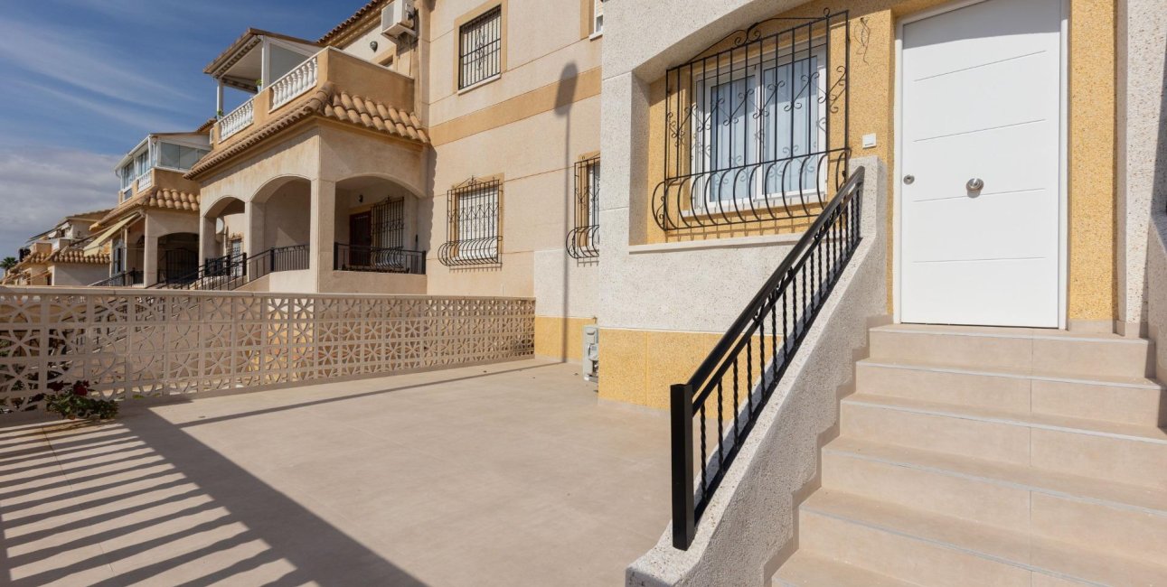 Long Term Rental - Bungalow -
Torrevieja - Frutales - Rosaleda