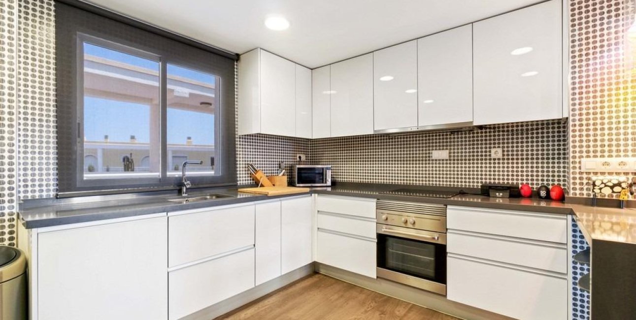 Resale - Apartment / flat -
Orihuela Costa - Campoamor