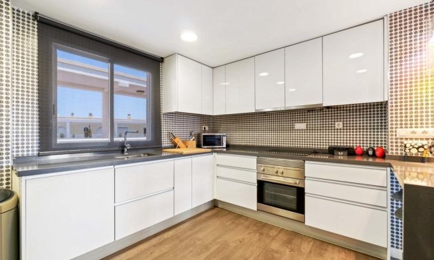 Resale - Apartment / flat -
Orihuela Costa - Campoamor