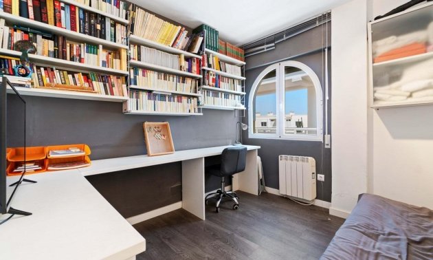 Resale - Apartment / flat -
Orihuela Costa - Campoamor