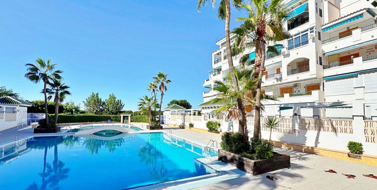 Resale - Apartment / flat -
Torrevieja - La Mata