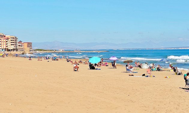 Resale - Apartment / flat -
Torrevieja - La Mata