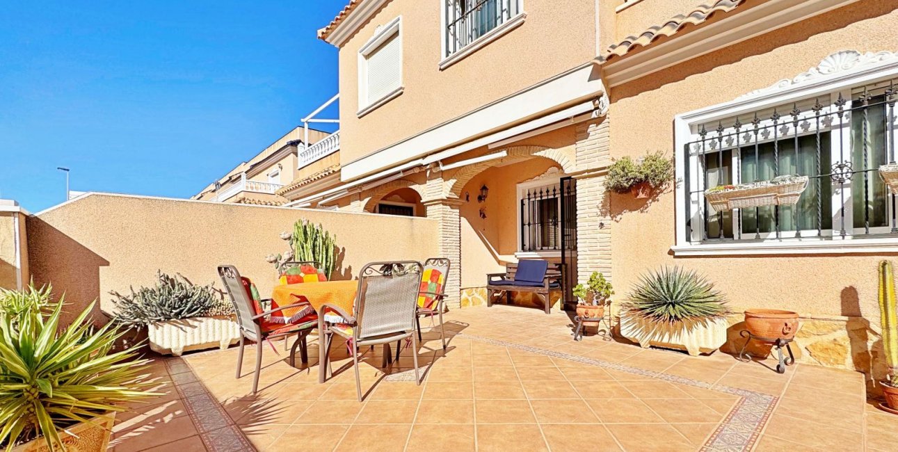 Resale - Townhouse -
Orihuela Costa - Villamartín