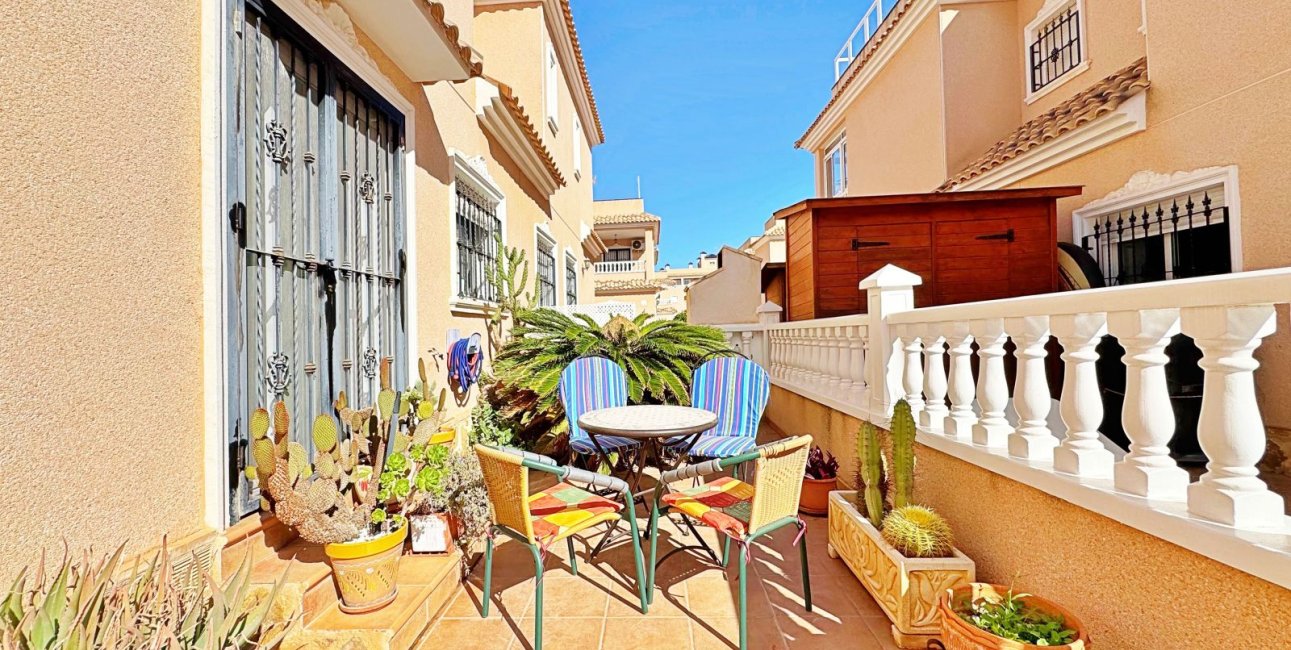 Resale - Townhouse -
Orihuela Costa - Villamartín