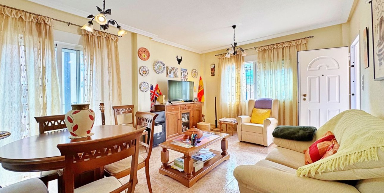 Resale - Townhouse -
Orihuela Costa - Villamartín