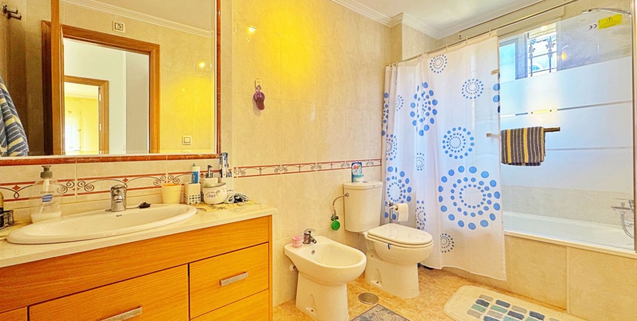 Resale - Townhouse -
Orihuela Costa - Villamartín