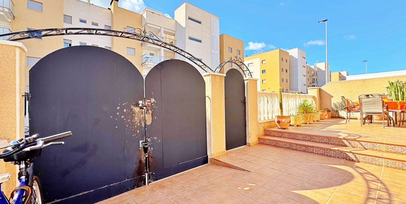Resale - Townhouse -
Orihuela Costa - Villamartín