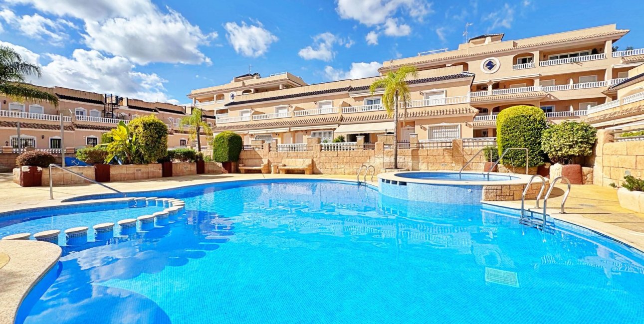 Resale - Townhouse -
Orihuela Costa - Villamartín