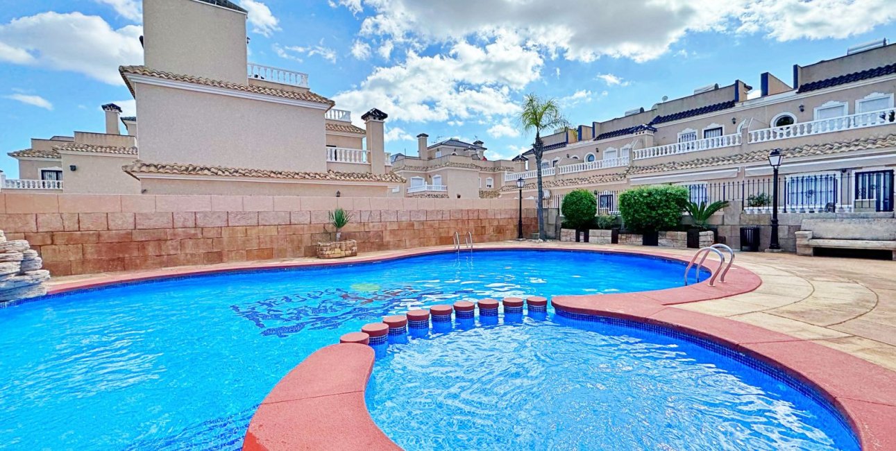 Resale - Townhouse -
Orihuela Costa - Villamartín