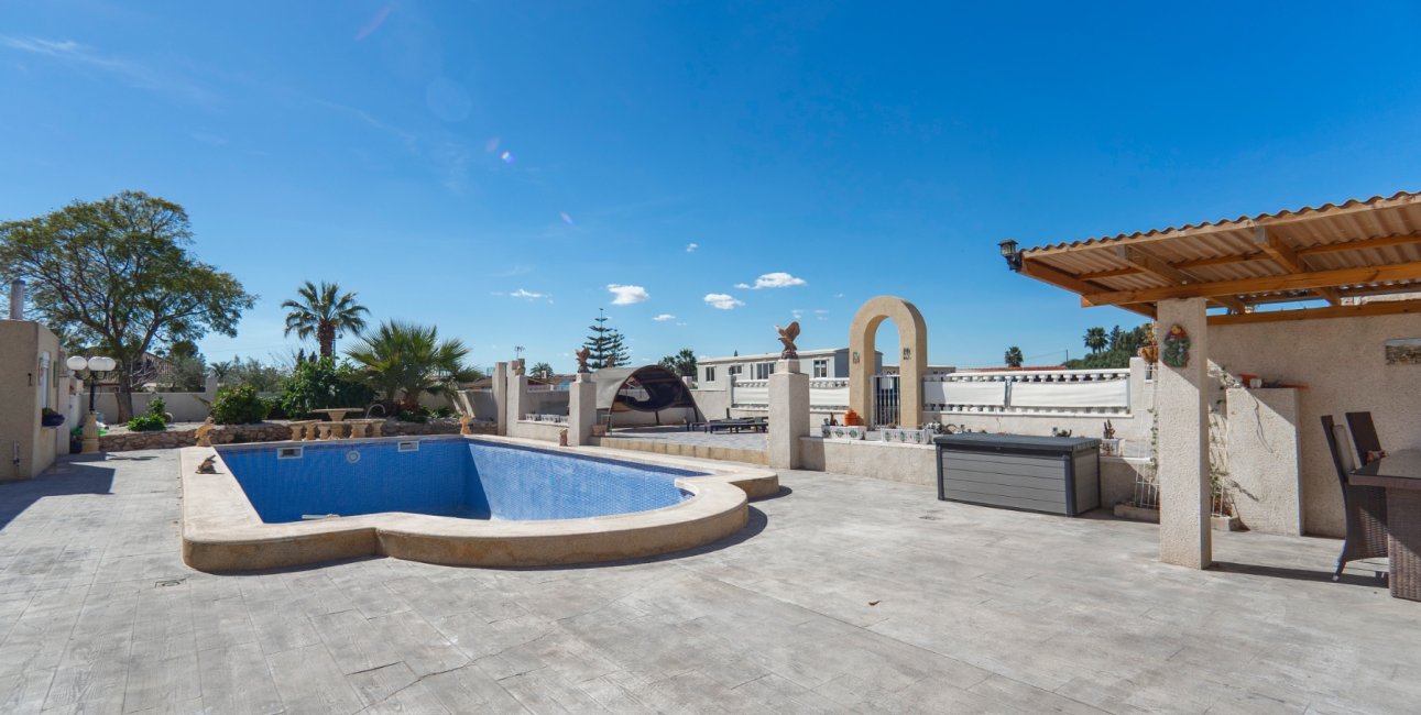 Resale - Country House -
Los Montesinos - Los Montesinos - Country