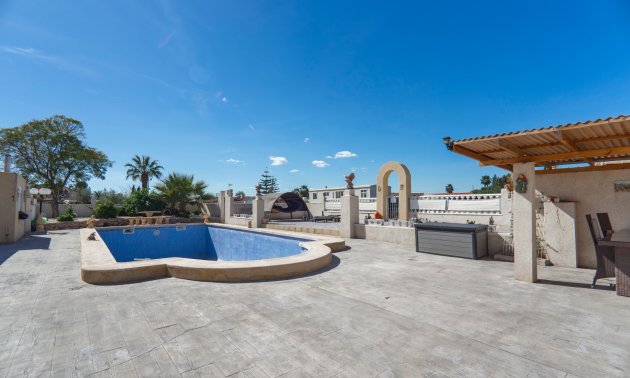 Resale - Country House -
Los Montesinos - Los Montesinos - Country