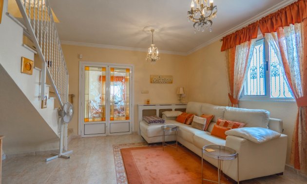 Reventa - Villa -
Ciudad Quesada - La Marquesa