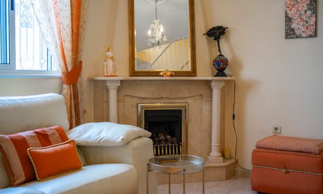 Reventa - Villa -
Ciudad Quesada - La Marquesa