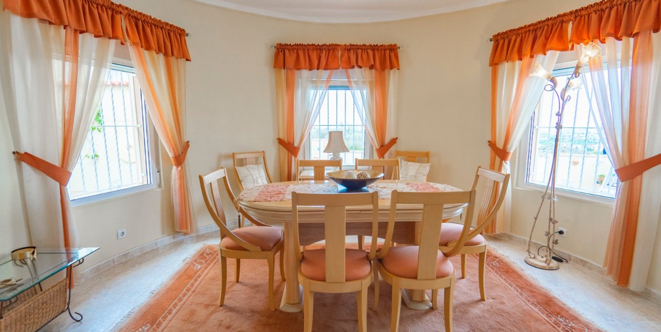 Reventa - Villa -
Ciudad Quesada - La Marquesa