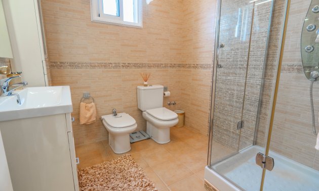 Reventa - Villa -
Ciudad Quesada - La Marquesa