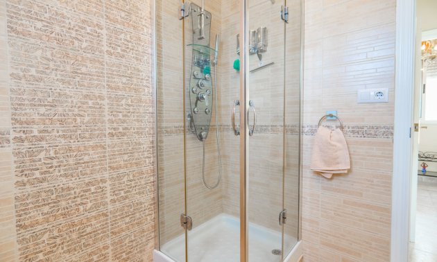 Reventa - Villa -
Ciudad Quesada - La Marquesa