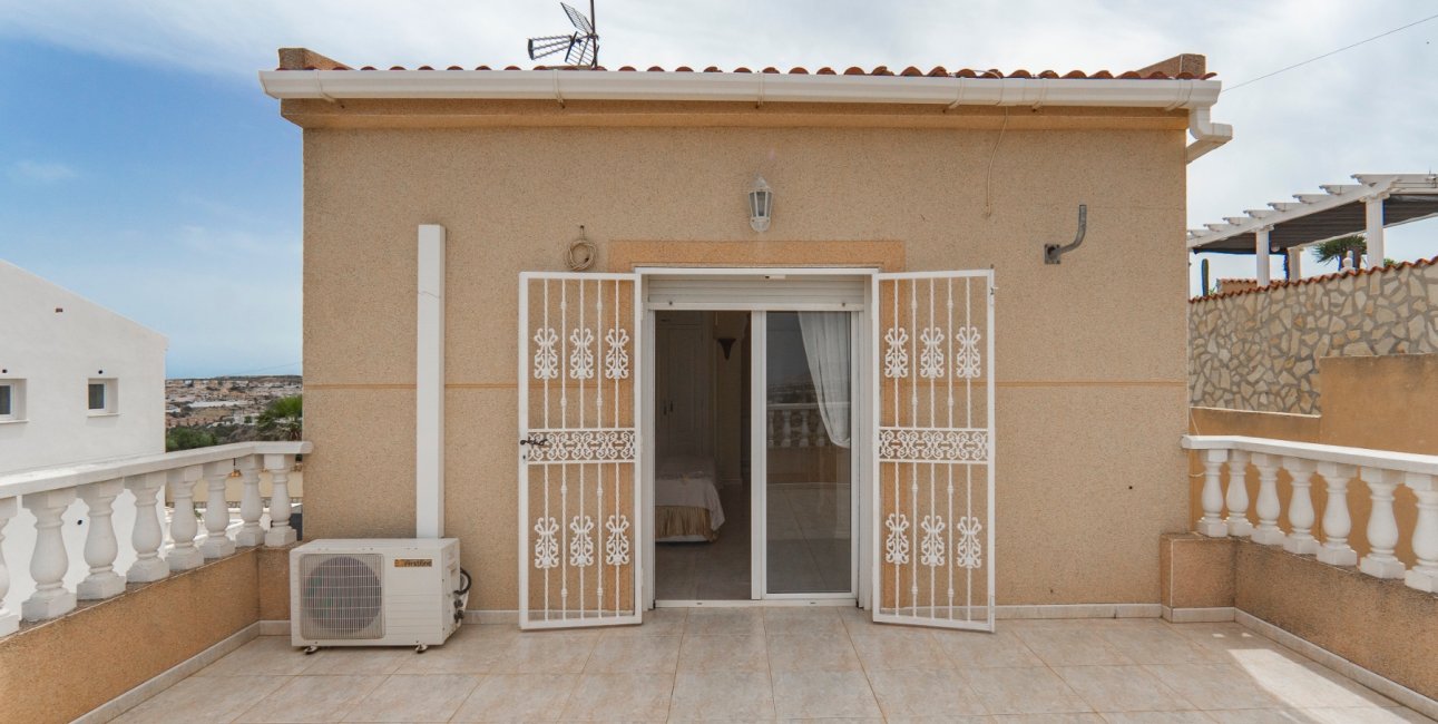 Reventa - Villa -
Ciudad Quesada - La Marquesa