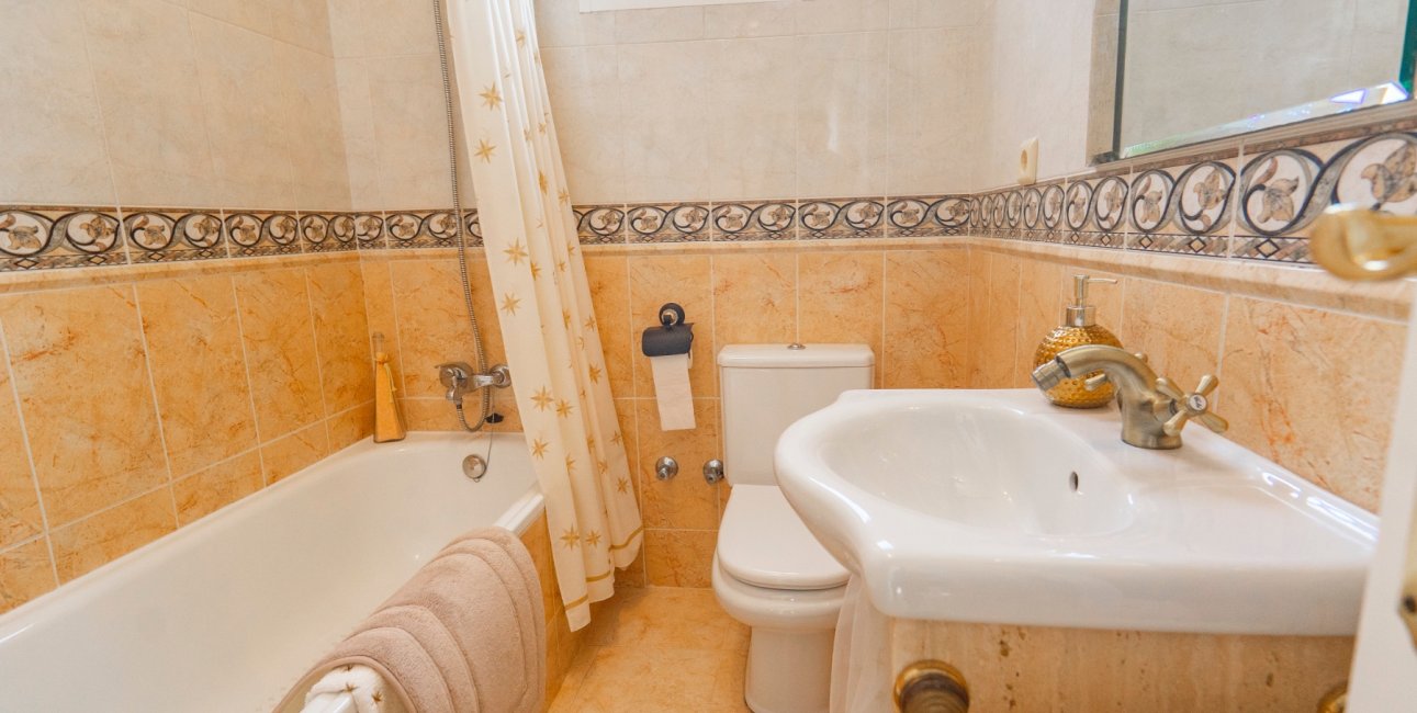 Reventa - Villa -
Ciudad Quesada - La Marquesa