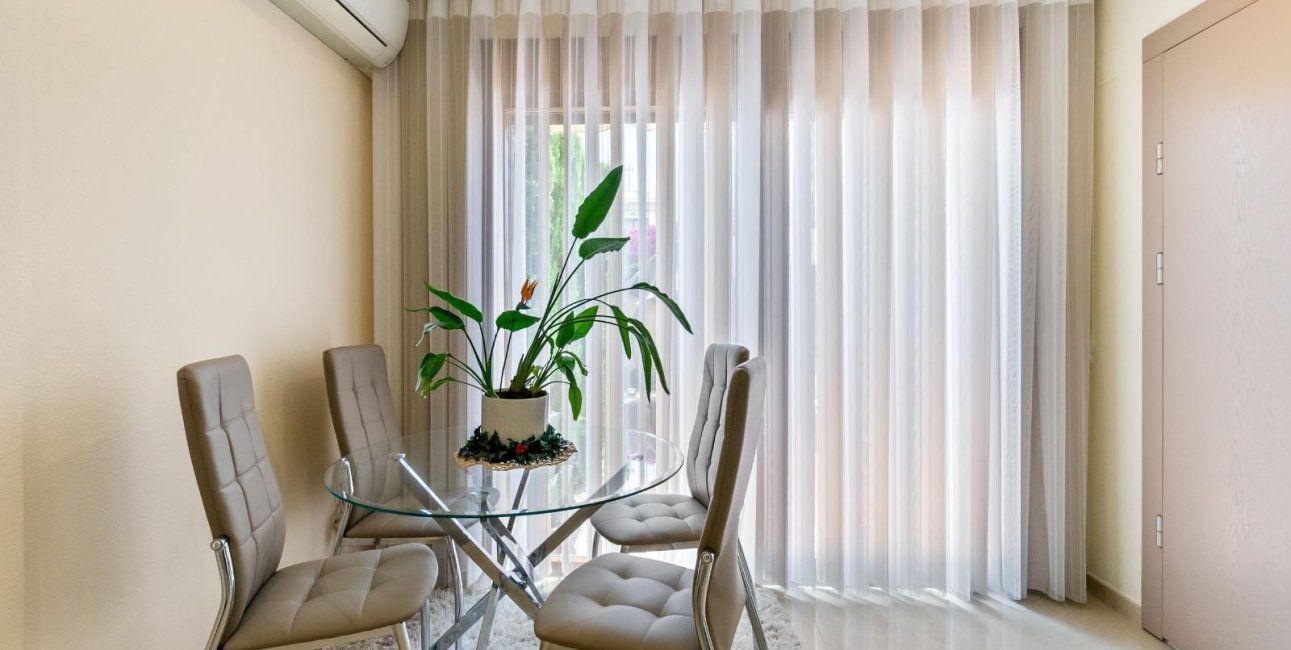 Reventa - Adosado -
Torrevieja - Aguas Nuevas