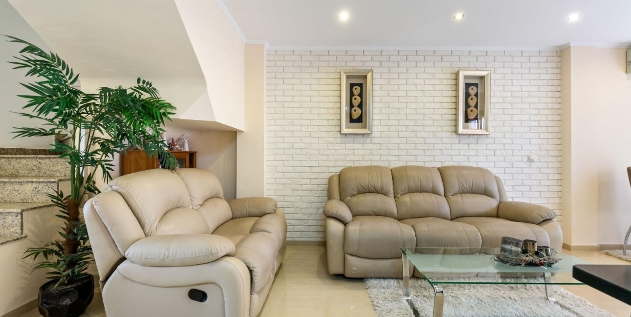 Reventa - Adosado -
Torrevieja - Aguas Nuevas