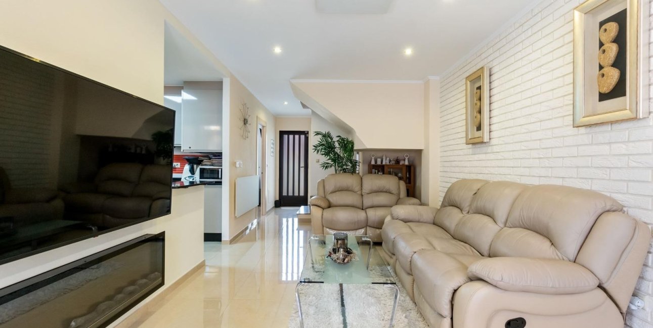 Reventa - Adosado -
Torrevieja - Aguas Nuevas