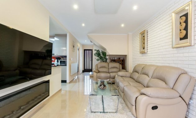 Reventa - Adosado -
Torrevieja - Aguas Nuevas