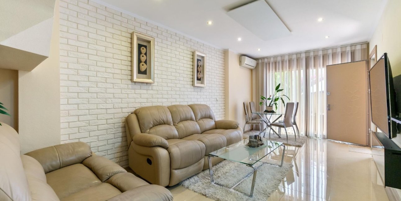 Reventa - Adosado -
Torrevieja - Aguas Nuevas