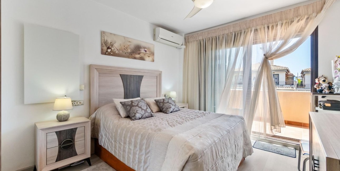 Reventa - Adosado -
Torrevieja - Aguas Nuevas