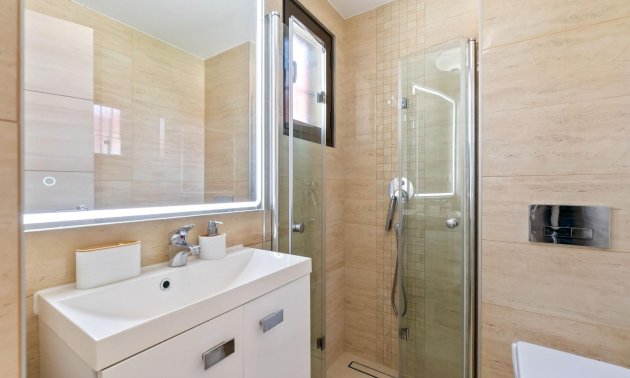 Reventa - Adosado -
Torrevieja - Aguas Nuevas