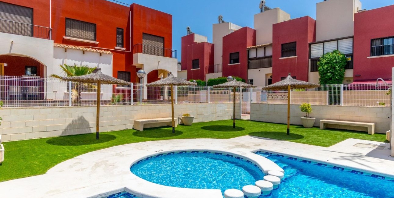 Reventa - Adosado -
Torrevieja - Aguas Nuevas