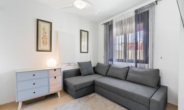 Reventa - Adosado -
Torrevieja - Aguas Nuevas