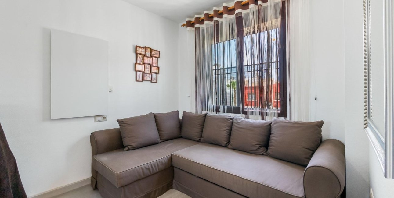 Reventa - Adosado -
Torrevieja - Aguas Nuevas