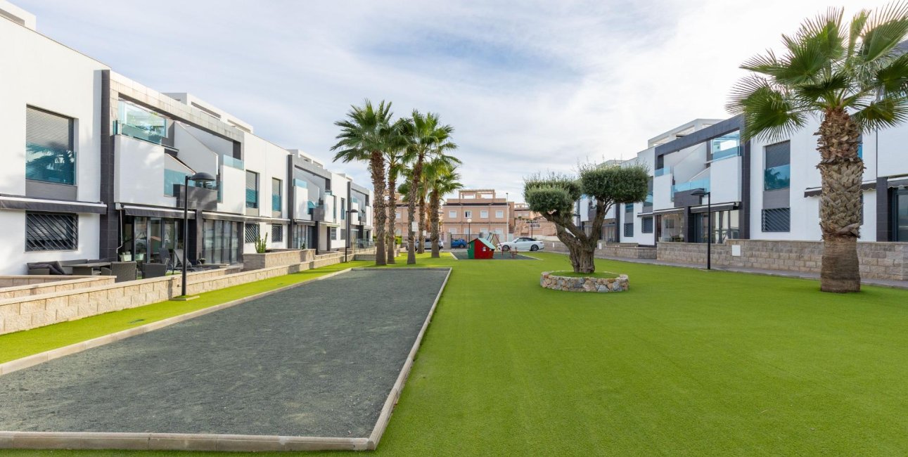 Resale - Bungalow -
Torrevieja - Los Balcones - Los Altos del Edén