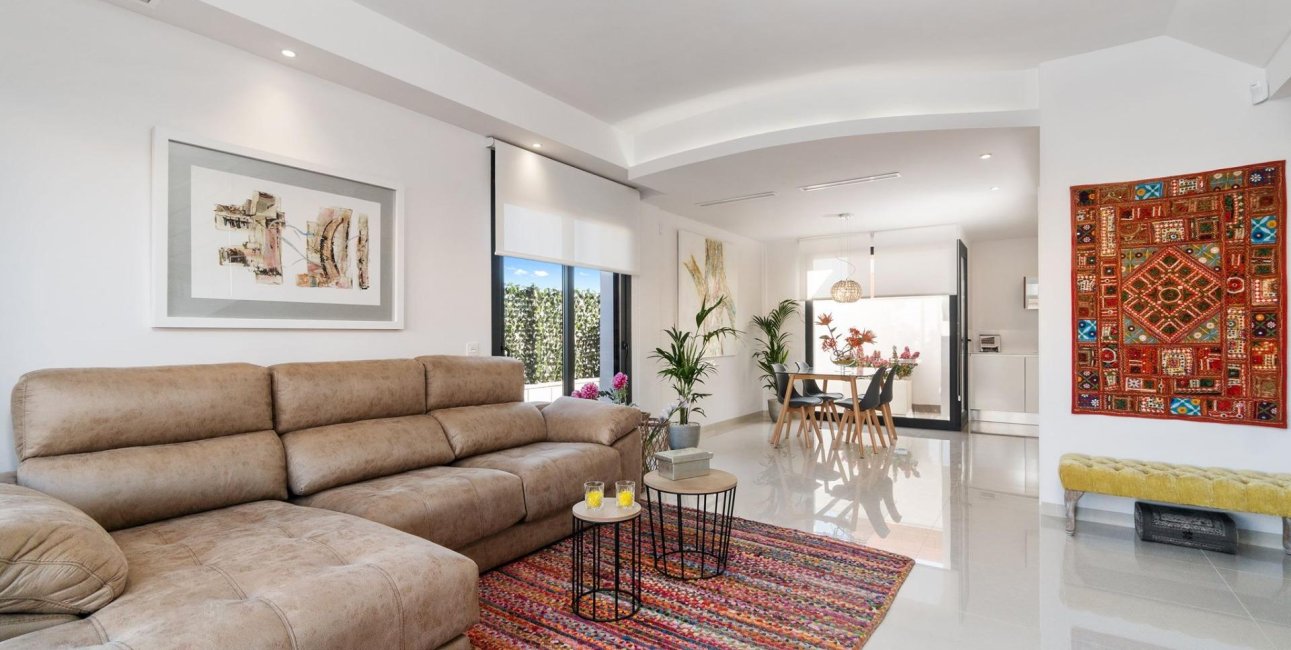 Obra nueva - Villa -
Los Montesinos - La Herrada