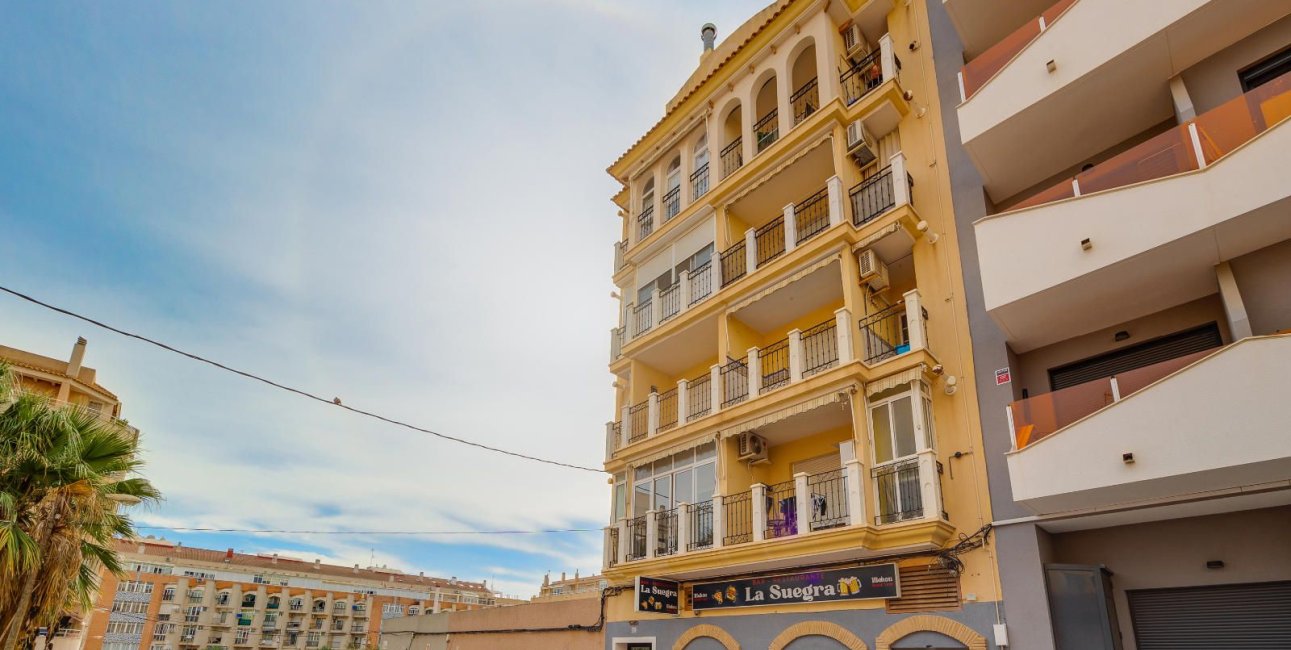 Resale - Apartment / flat -
Torrevieja - Centro