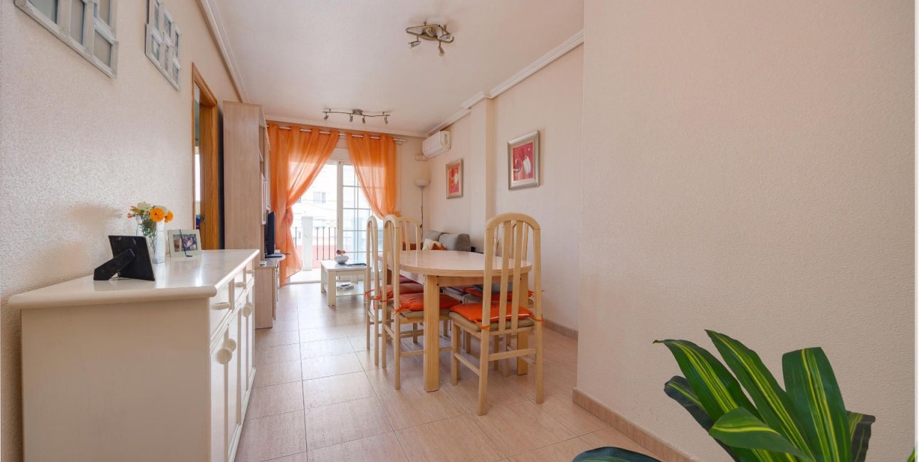 Resale - Apartment / flat -
Torrevieja - Centro