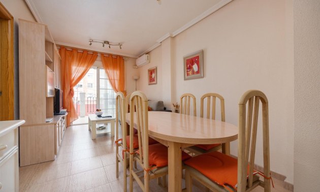 Resale - Apartment / flat -
Torrevieja - Centro