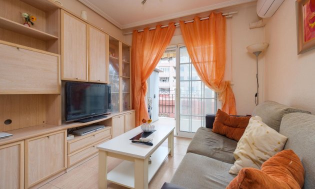 Resale - Apartment / flat -
Torrevieja - Centro