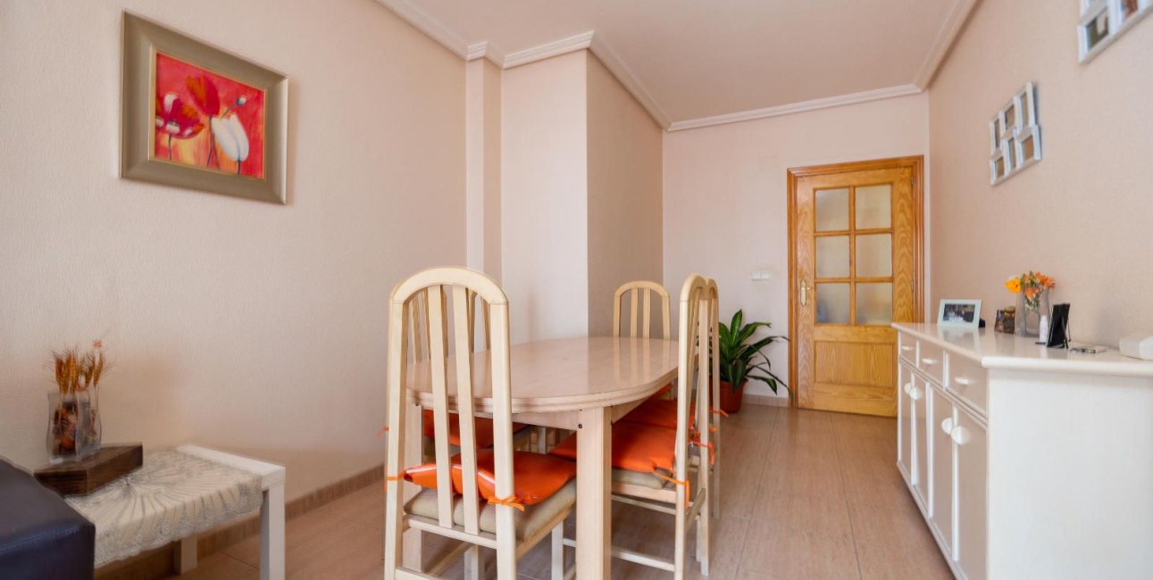 Resale - Apartment / flat -
Torrevieja - Centro