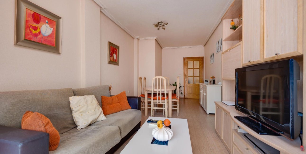 Resale - Apartment / flat -
Torrevieja - Centro