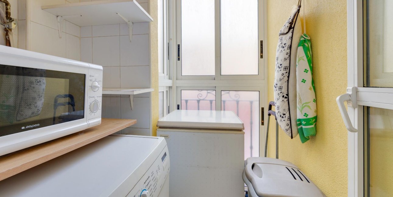 Resale - Apartment / flat -
Torrevieja - Centro