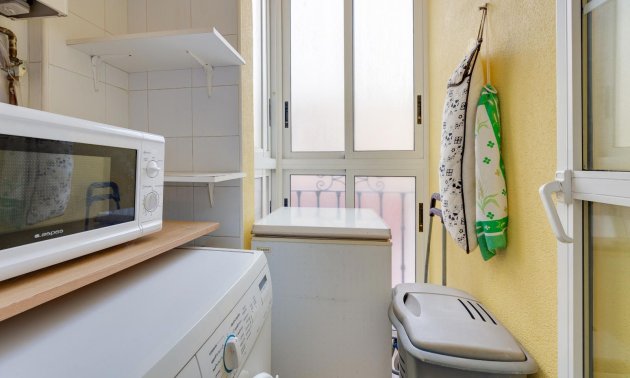 Resale - Apartment / flat -
Torrevieja - Centro